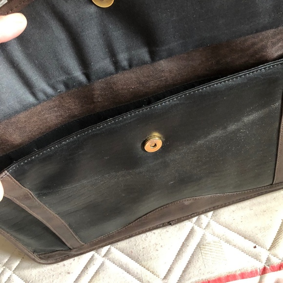 Brown laptop/ briefcase for work, school, and more- used but in Good shape - Picture 5 of 8